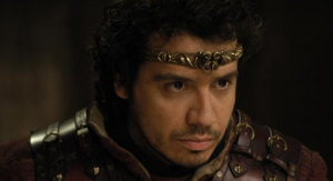 Alexandre Astier dans le rôle d'Arthur