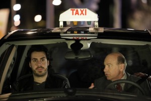Simon Astier et Didier Bénureau dans Cassos de Philippe Carrese
